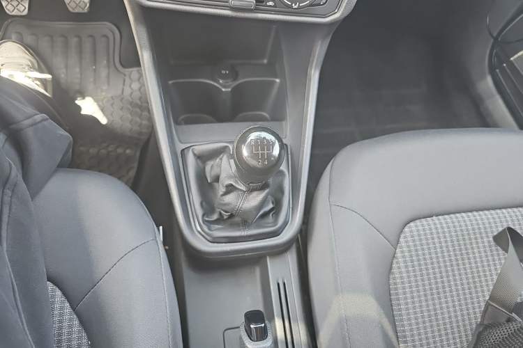 Used Volkswagen Santana 2016 1.6L Manual Fashion Edition