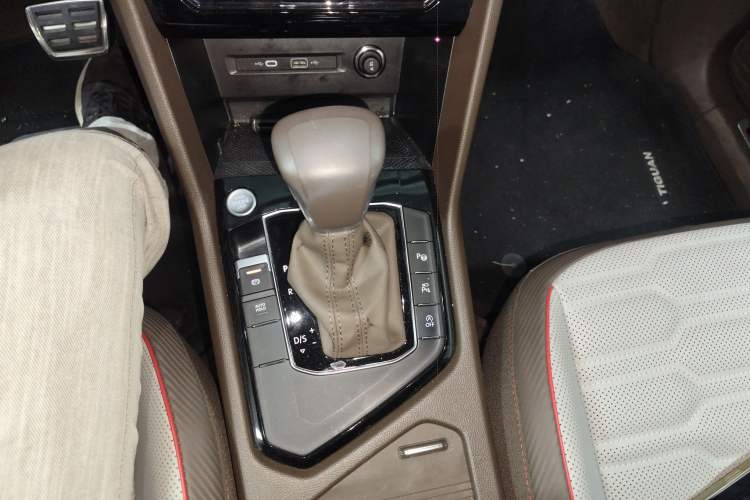 Used Volkswagen Tiguan L 2023 330TSI Automatic Two-Wheel Drive R-Line Flagship Edition