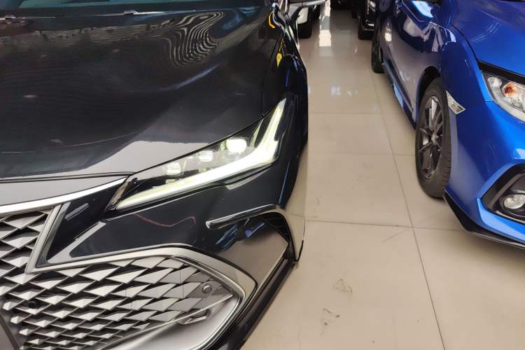 Used Toyota Avalon 2024 Dual-Engine 2.5L XLE Premium Edition