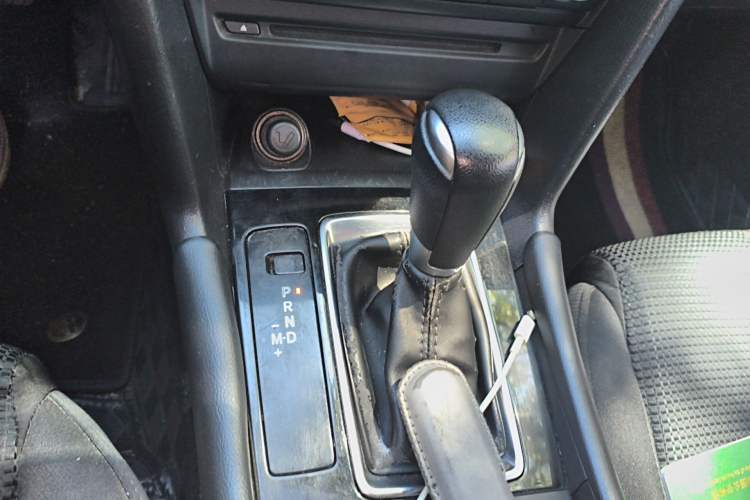 Used Mazda 3 Axela 2017 Sedan 1.5L Automatic Luxury Model China VI Standard Gear Lever