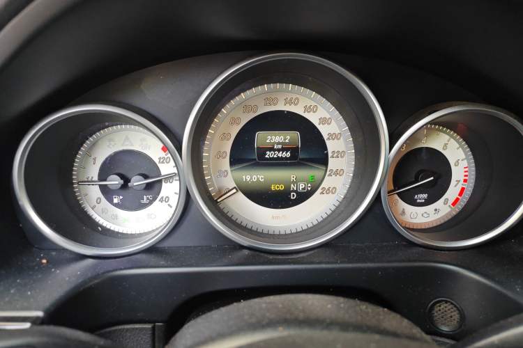Used Mercedes-Benz E-Class 2015 E 260 L Sport & Fashion Model