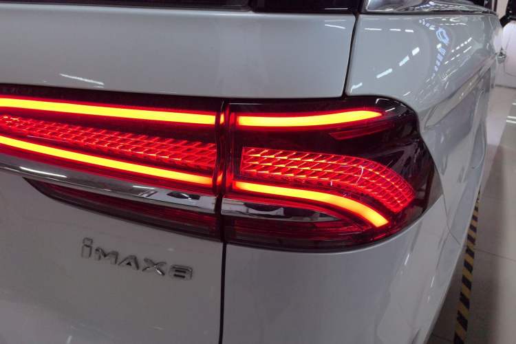 Used Roewe iMAX8 New Energy 2025 1.5T DMH Lu Zun Deluxe Edition
