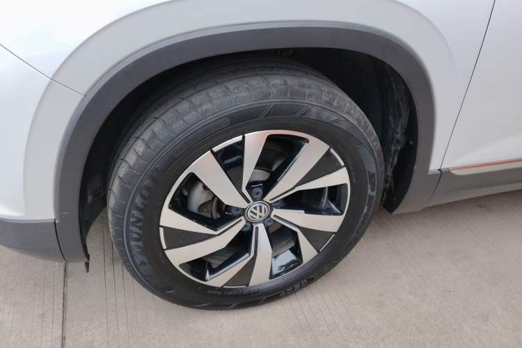 Used Volkswagen Tayron 2021 280TSI Two-Wheel Drive Luxury Smart Connectivity Version Left Front Wheel Hub