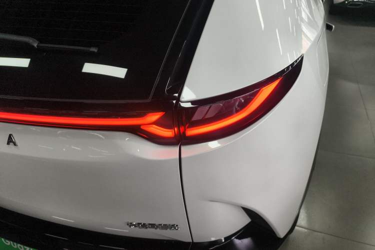 Used Mazda EZ-60 2025 Model Range-Extended 200 Max
