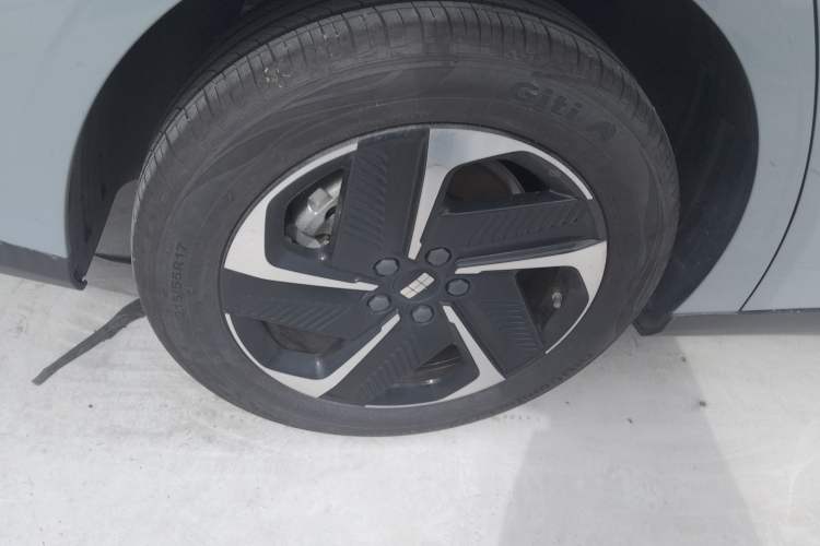 Used Geely Galaxy L6 2023 60km PLUS Right Rear Wheel Hub