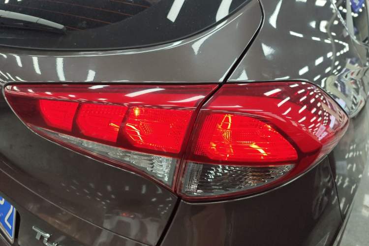 Used Hyundai Tucson 2015 2.0L Automatic Two-Wheel Drive Smart Version