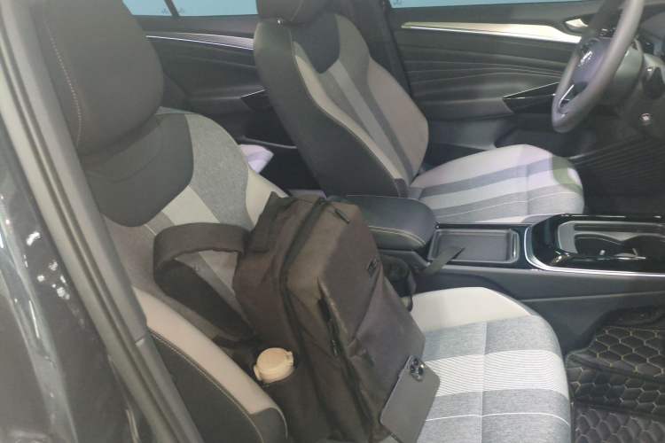 Used Volkswagen ID.4 CROZZ 2025 Pure Edition Right Front Seat