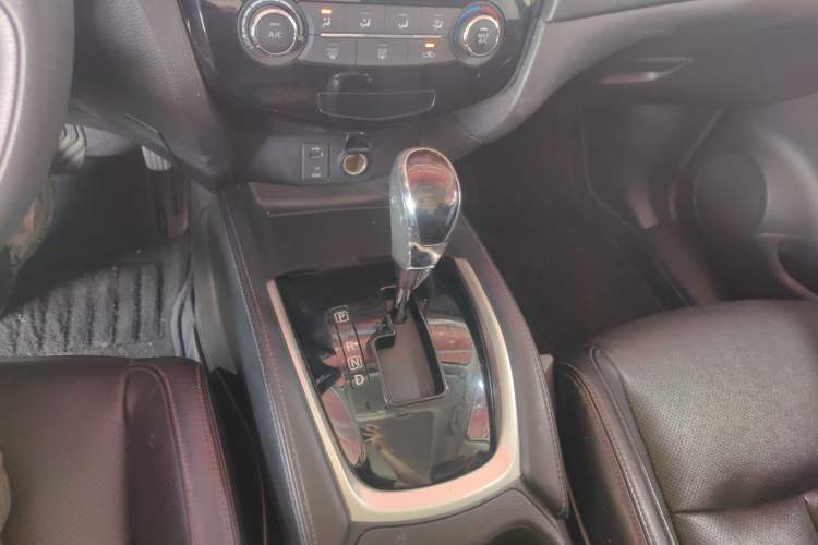 Used Nissan X-Trail 2017 2.0L CVT Comfort Edition 2WD Gear Lever