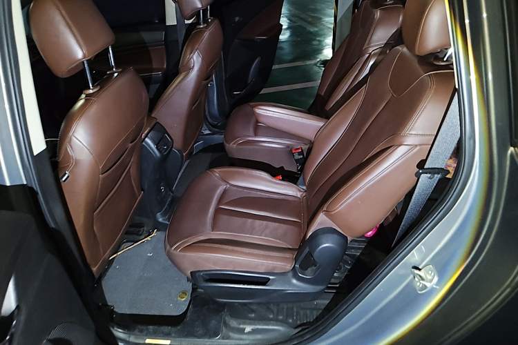 Used Buick GL6 2018 18T 6-Seater Luxury Model Left Rear Seat