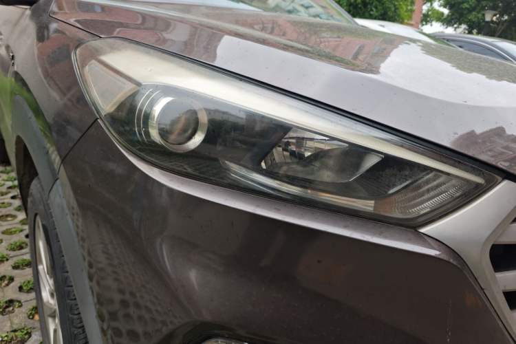 Used Hyundai Tucson 2015 1.6T Dual-Clutch Two-Wheel-Drive Smart Model Right Front Headlight