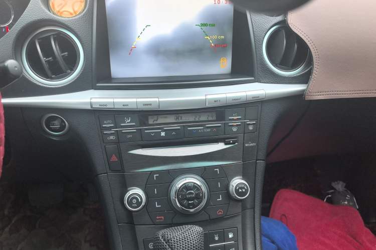 Used Luxgen Great 7 SUV 2012 Limited-Edition Sharp Edition 2.2T All-Wheel-Drive Prestige Model Audio And AC Panel