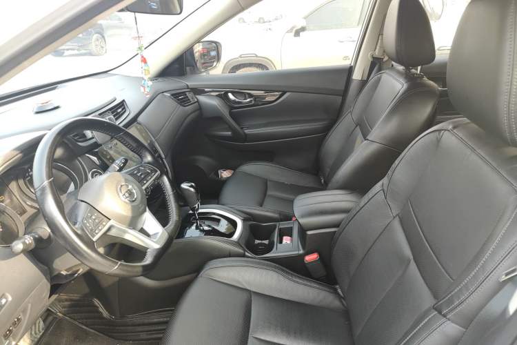 Used Nissan X-Trail 2019 2.0L CVT Smart Connect Comfort Edition 2WD
