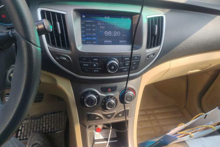 Used Cowin C3 2015 1.5L Manual Gold Diamond Edition
