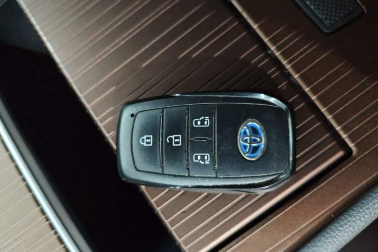 Used Toyota SIENNA 2021 2.5L Hybrid Comfort Edition