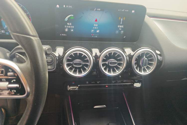 Used Mercedes-Benz GLA 2020 GLA 200 Audio And AC Panel