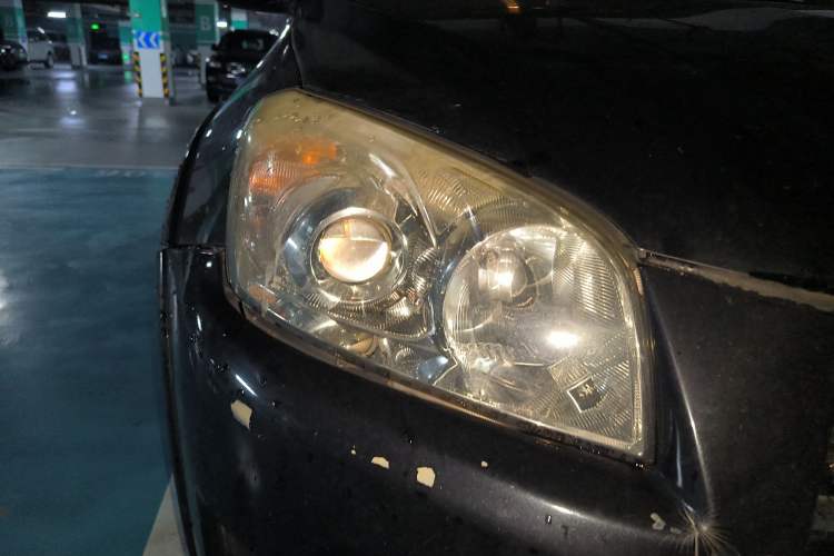 Used Toyota RAV4 2010 2.4L Automatic Deluxe Upgrade Edition Right Front Headlight