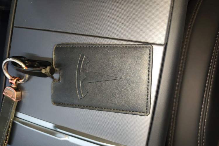 Used Tesla Model Y 2025 Rear-Wheel-Drive Version
