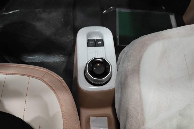 Used Geely Galaxy Panda 2024 Panda Mini 200km Endurance Bear
