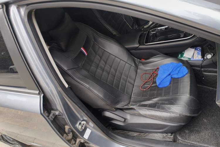 Used Roewe i6 MAX 2020 300TGI Automatic Sporty Cool Edition Right Front Seat