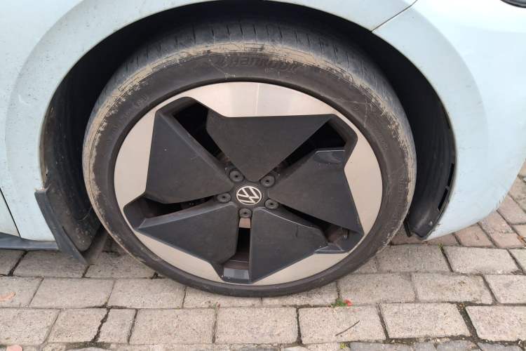 Used Volkswagen ID.3 2023 Upgraded Model Pure Intelligent Enjoyment Version Right Front Wheel Hub