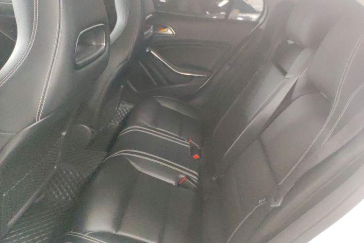 Used Mercedes-Benz GLA 2019 GLA 200 Fashion Model Left Rear Seat