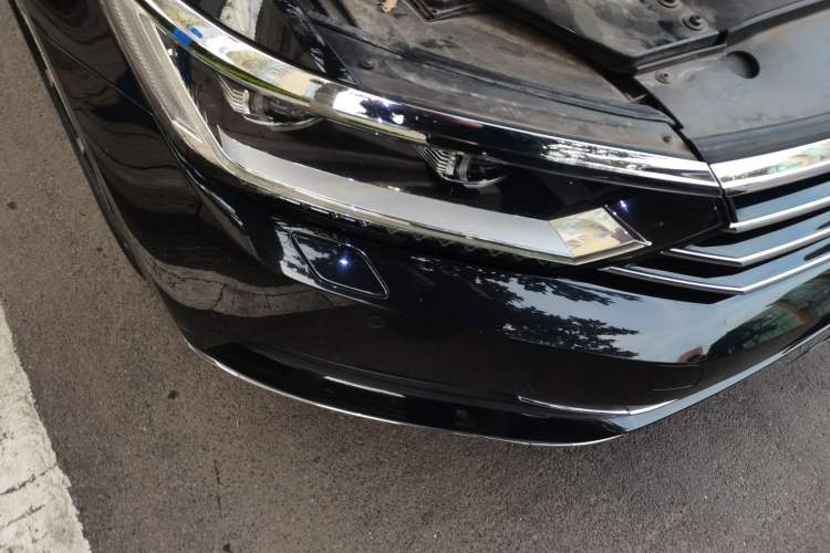 Used Volkswagen Magotan 2017 330TSI DSG Luxury Model Right Front Headlight