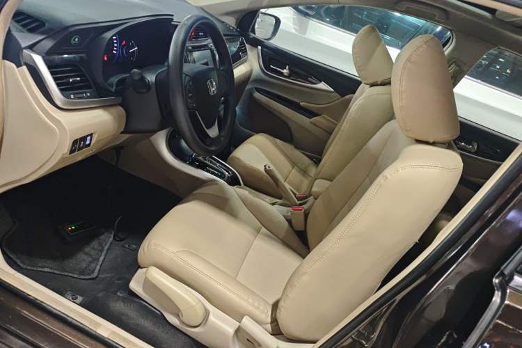 Used Honda Crider 2013 1.8L automatic luxury edition