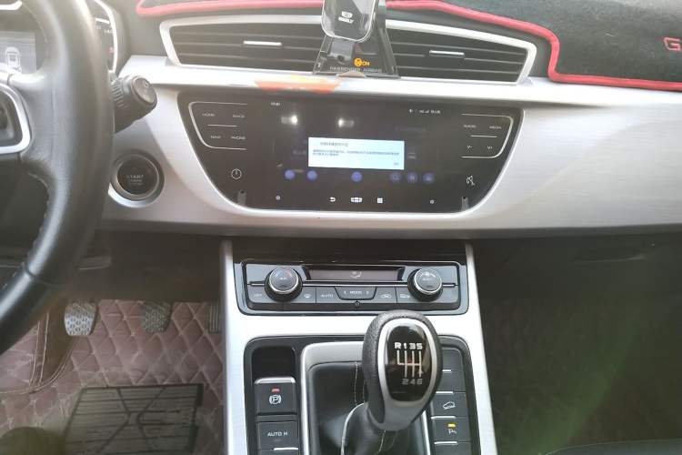 Used Geely Auto Emgrand X7 Sport 2016 2.0L Manual ZhiShang Version
