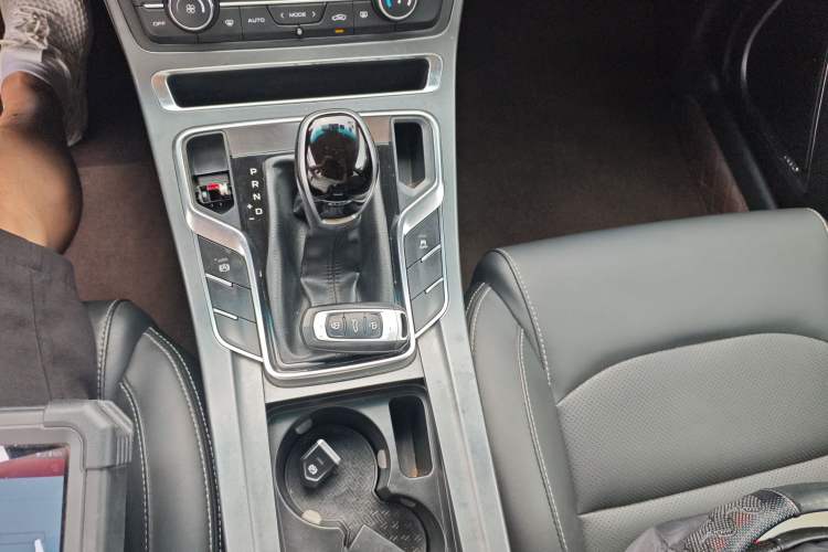 Used Geely Auto Emgrand 2018 1.5L CVT Upward Connect Edition Gear Lever