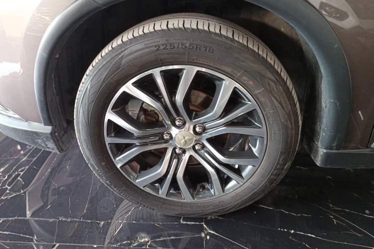 Used Mitsubishi Outlander 2016 2.4L 4x4 Luxury Edition 7-Seater