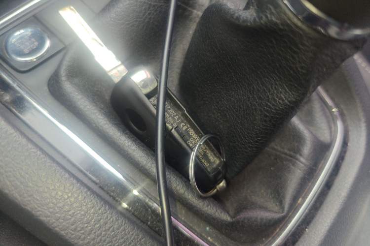 Used Volkswagen Sagitar 2017 1.6L Manual Comfort Model Vehicle Key