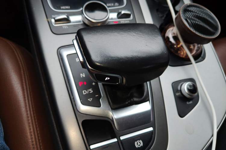 Used Audi Q7 2018 40 TFSI Comfort Model
