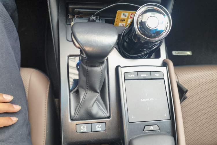 Used Lexus ES 2021 300h Deluxe Edition
