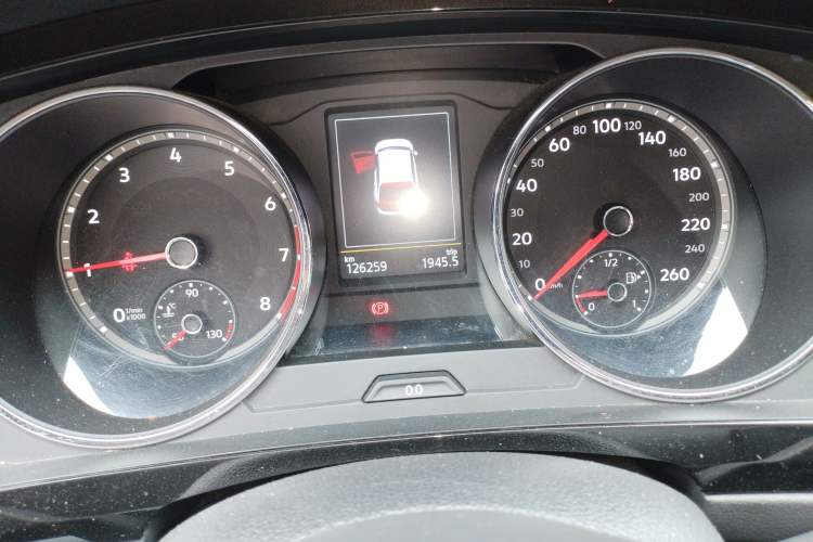 Used Volkswagen Tiguan L 2018 330TSI Automatic Two-Wheel Drive Comfort Edition Odometer Close Up