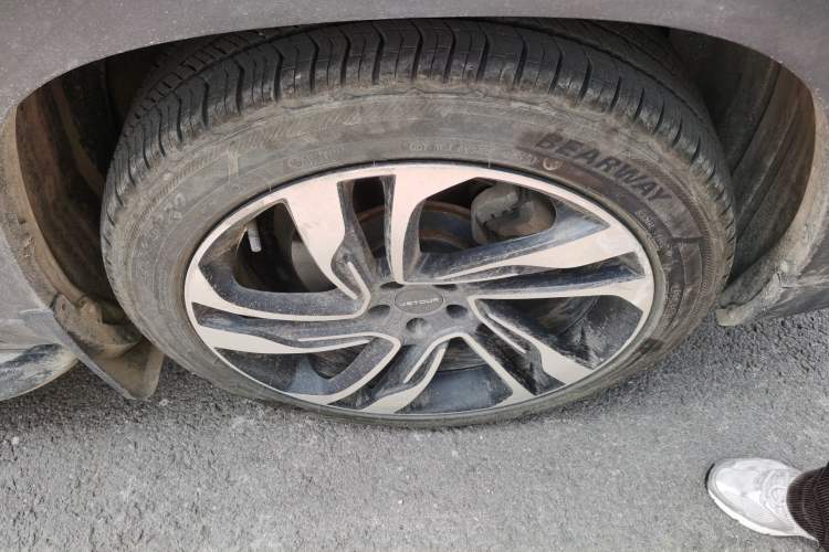 Used JETOUR X90 2020 1.5T Manual Shadow Joy Version 5 Seats Right Front Wheel Hub