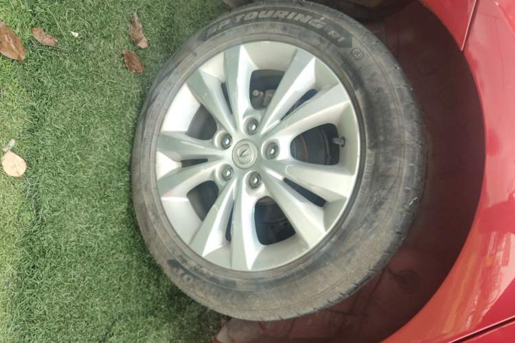 Used CHANGAN Eado 2014 1.6L Manual Luxury Model Right Rear Wheel Hub