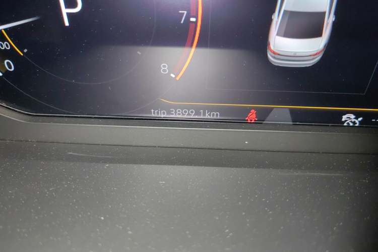 Used Volkswagen Passat 2025 Premium Version 380TSI Dragon Edition Odometer Close Up