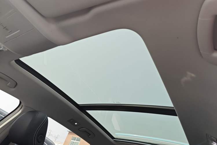 Used Volkswagen Tiguan L 2022 330TSI Automatic Two-Wheel Drive R-Line Enhanced Edition Headliner