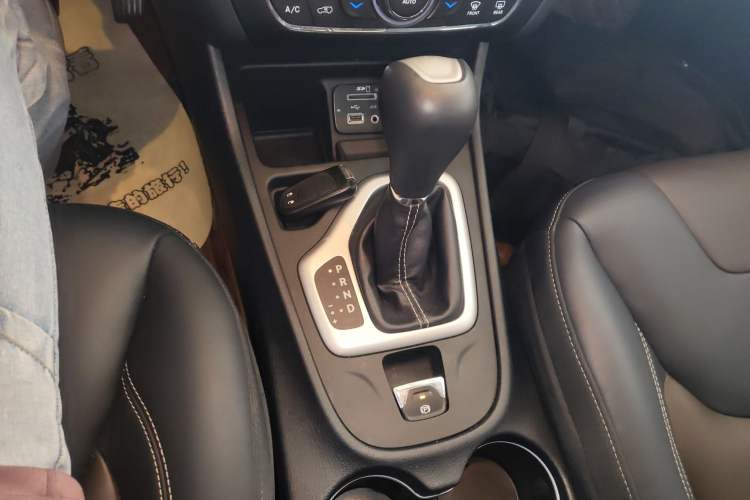 Used Jeep Cherokee 2016 2.4L Leading Edition
