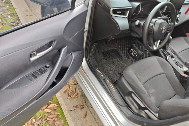 Used Toyota Levin 2019 185T CVT Luxury Edition China VI Standard Driver Seat