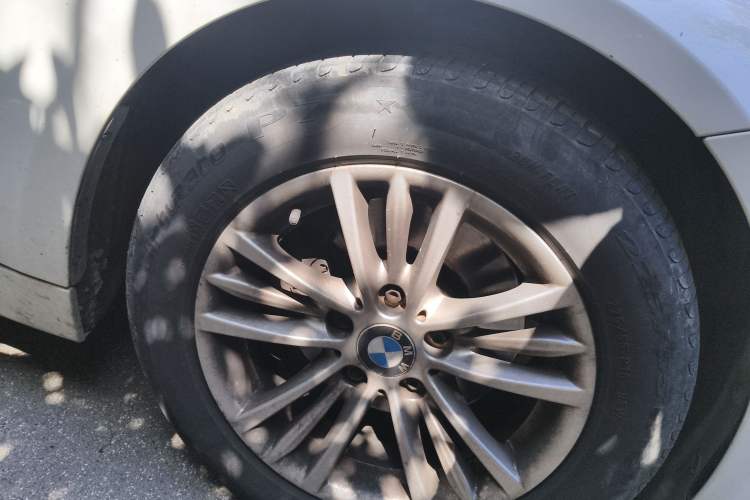 Used BMW 3 Series 2015 320Li Luxury Edition Fashion Model Right Front Wheel Hub