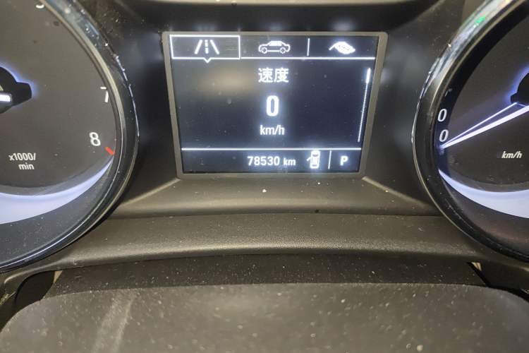 Used Buick Verano 2018 Sedan 15S Automatic Entry Model Odometer Close Up