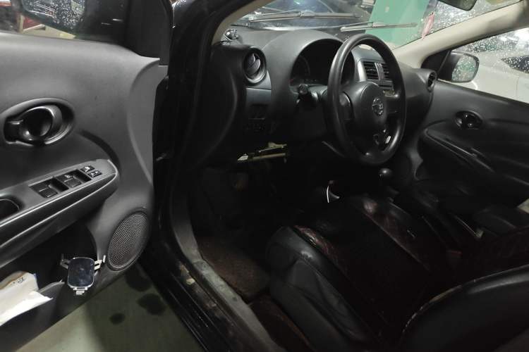 Used Nissan Sunny 2011 1.5XE CVT Comfort Edition Driver Seat