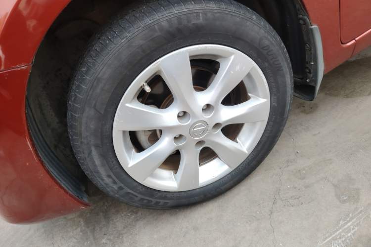 Used Nissan Tiida 2014 1.6L CVT Smart Model
