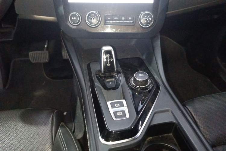 Used Lynk & Co 03 2022 2.0TD DCT JingPro Gear Lever