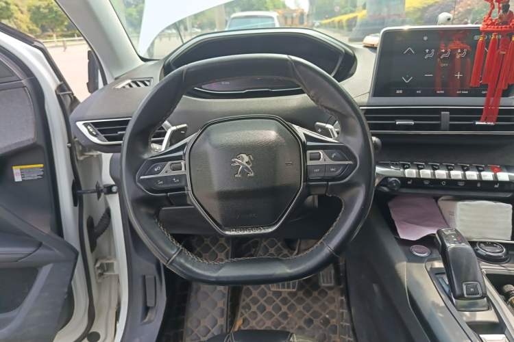 Used Peugeot 5008 2017 380THP 7-Seater Luxury Edition Steering Wheel