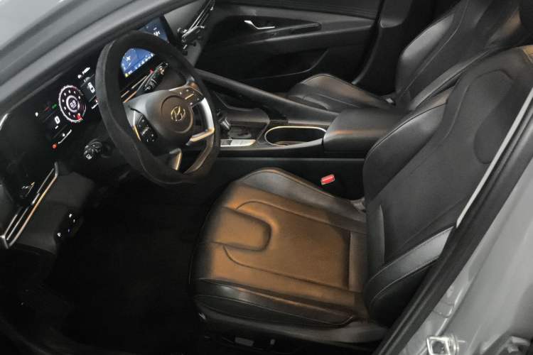 Used Hyundai Elantra 2021 1.5L CVT LUX Prestige Edition