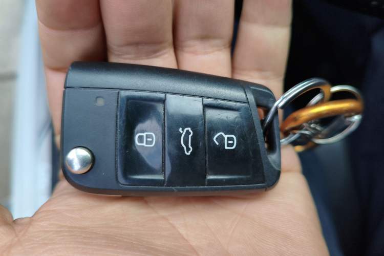 Used Skoda Octavia 2017 1.6L Manual Smart Drive Edition