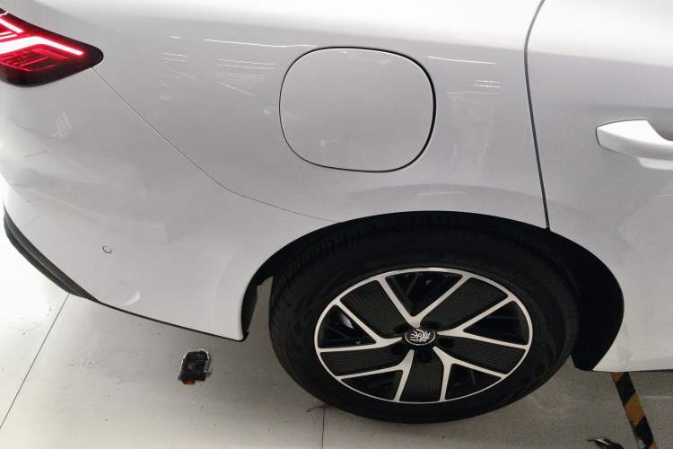 Used BYD Qin L 2025 DM-i Smart Drive 120KM Superior Model Exterior 2