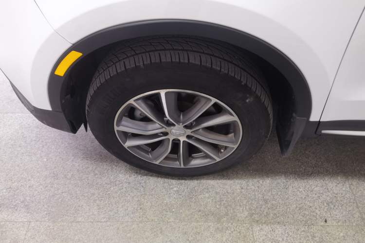 Used Geely Auto Emgrand X7 Sport 2018 1.8TD Automatic Two-Wheel Drive Zhiya Model Left Front Wheel Hub